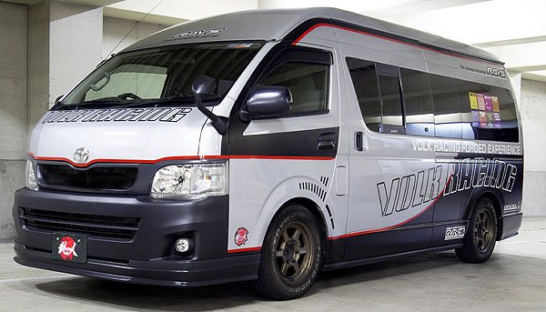 200系ハイエース　ワイドボディ